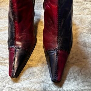 Italian leather harlequin bootie. Black and Red two tone. Kitten heel, size 9.5